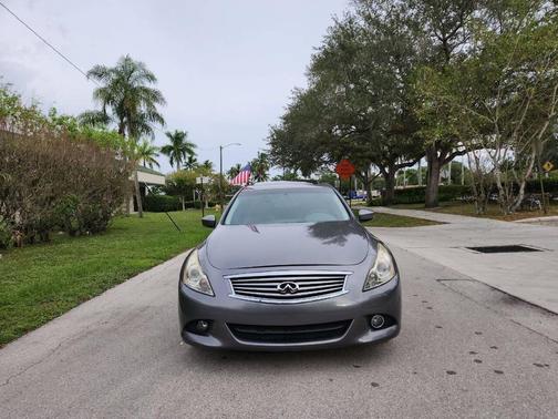 2015 INFINITI Q40 Base