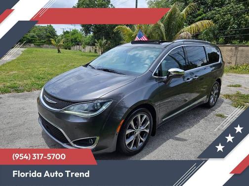 Granite Crystal Metallic Clear Coat 2017 Chrysler Pacifica Limited
