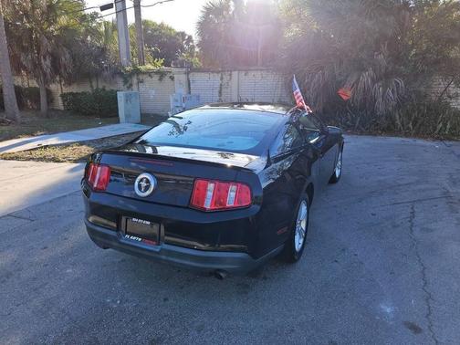 2010 Ford Mustang Base