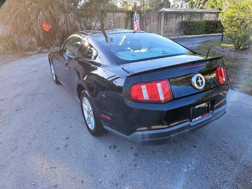 2010 Ford Mustang Base