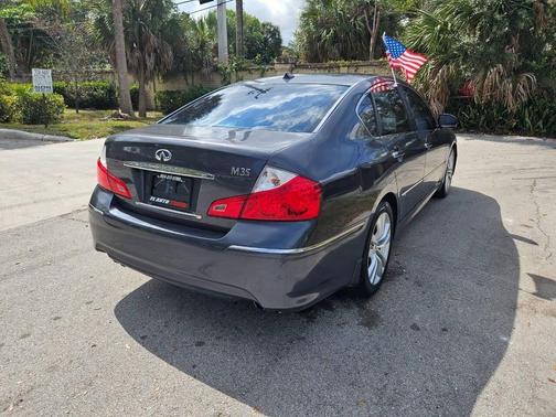 2010 INFINITI M35 Base