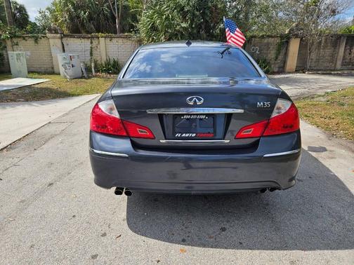 2010 INFINITI M35 Base