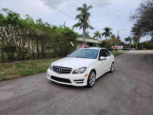 2014 Mercedes-Benz C-Class C 250 Luxury 4dr Sedan