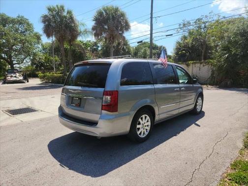 2015 Chrysler Town & Country Touring