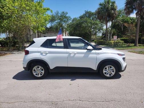 2021 Hyundai VENUE SE 4dr Crossover