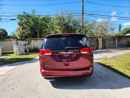 2020 Chrysler Voyager LXI