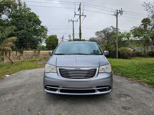 2014 Chrysler Town & Country Touring