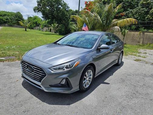 Gray 2019 Hyundai SONATA SE