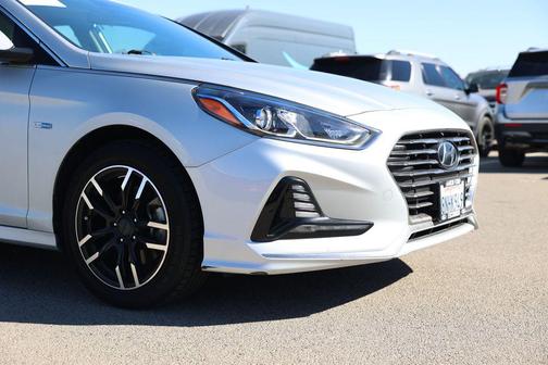 2019 Hyundai SONATA Hybrid SE