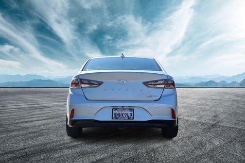 2019 Hyundai SONATA Hybrid SE