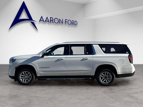 2023 Chevrolet Suburban LT