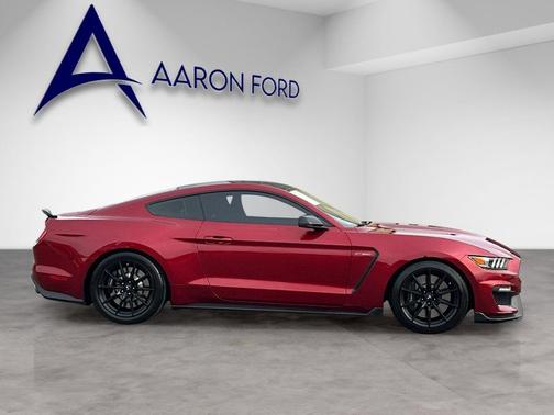 2017 Ford Shelby GT350 Base