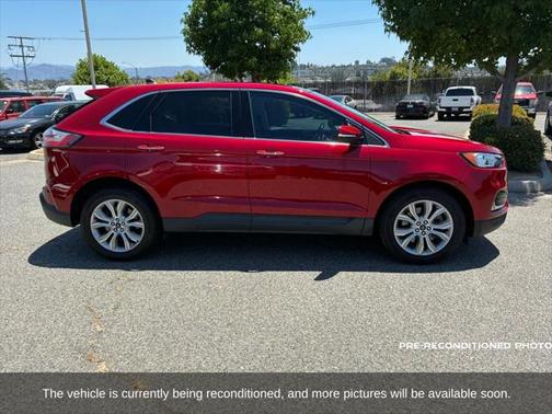 2022 Ford Edge Titanium
