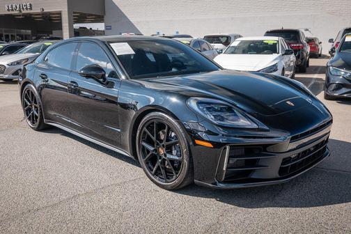 2025 Porsche Panamera 4
