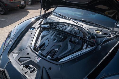 2025 Porsche Panamera 4