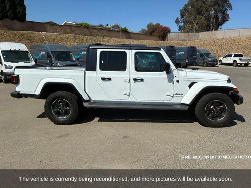 2022 Jeep Gladiator Overland