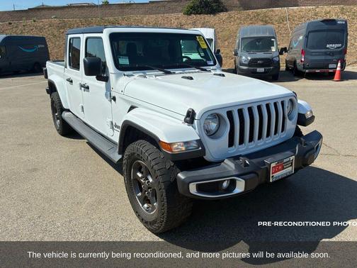 2022 Jeep Gladiator Overland