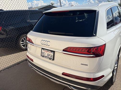 2023 Audi Q7 55 Premium Plus