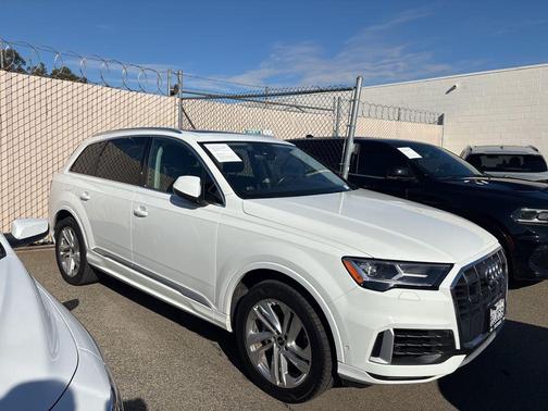 2023 Audi Q7 55 Premium Plus