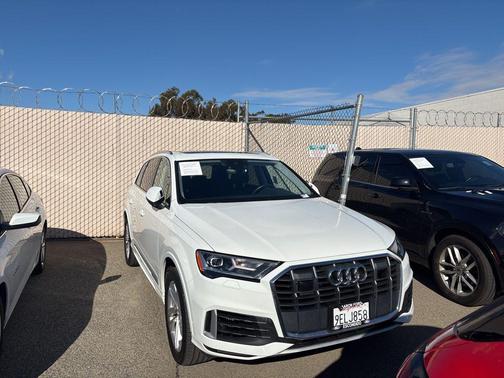 2023 Audi Q7 55 Premium Plus