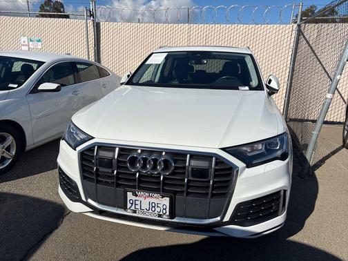 2023 Audi Q7 55 Premium Plus