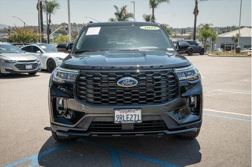 2025 Ford Explorer ST-Line
