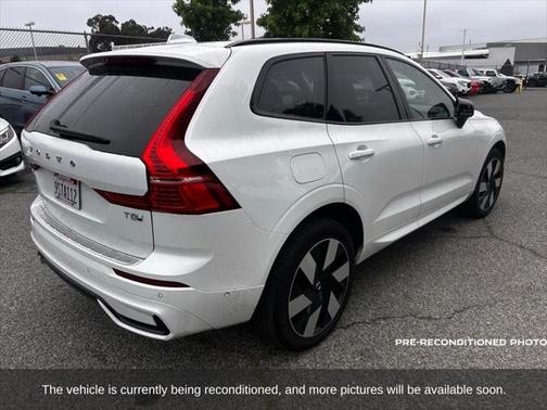 2025 Volvo XC60 Plug-In Hybrid T8 Ultra