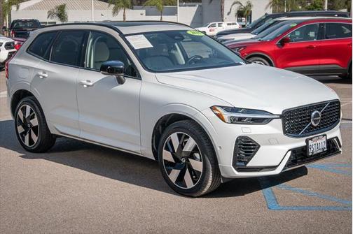 2025 Volvo XC60 Plug-In Hybrid T8 Ultra