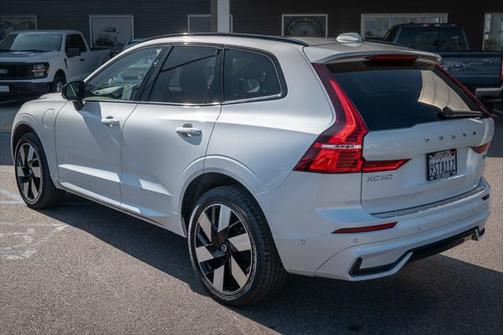2025 Volvo XC60 Plug-In Hybrid T8 Ultra