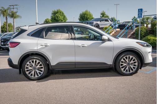 2022 Ford Escape Titanium