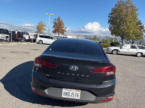 2020 Hyundai ELANTRA SE