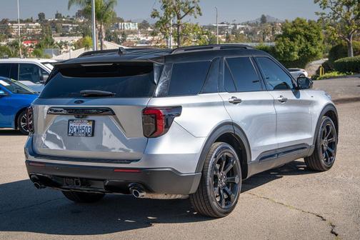 2022 Ford Explorer ST-Line