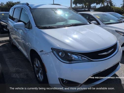 2018 Chrysler Pacifica Touring-L