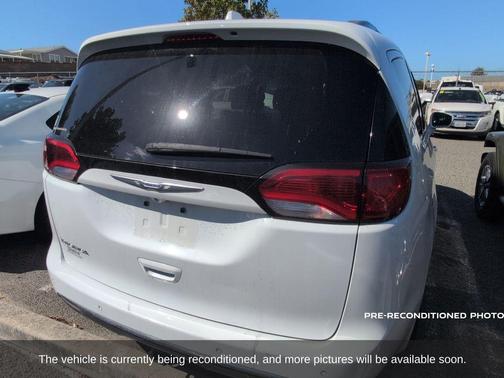 2018 Chrysler Pacifica Touring-L