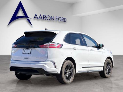 2023 Ford Edge SE
