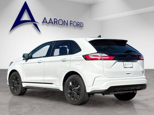 2023 Ford Edge SE