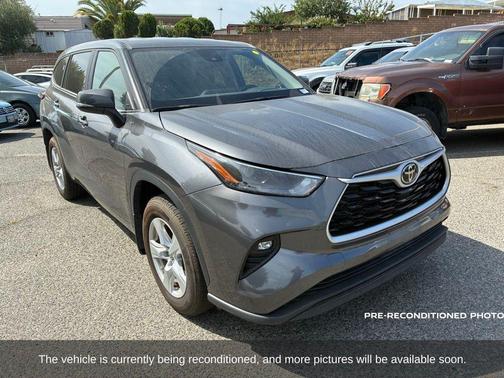 2024 Toyota Highlander LE