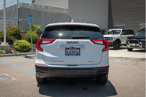2023 GMC Terrain SLE