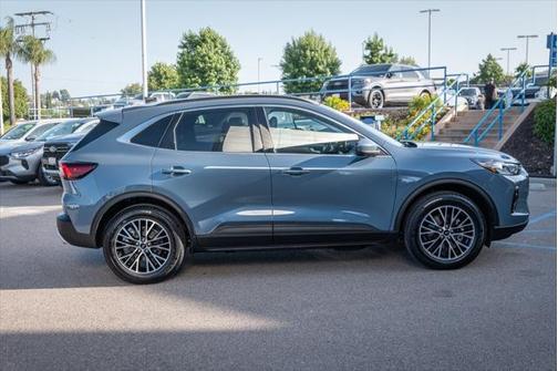 2025 Ford Escape PHEV SE