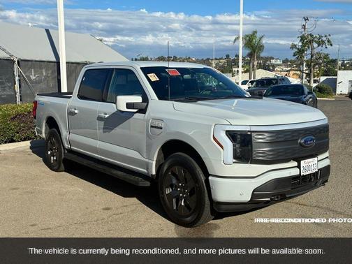 2023 Ford F-150 Lightning LARIAT