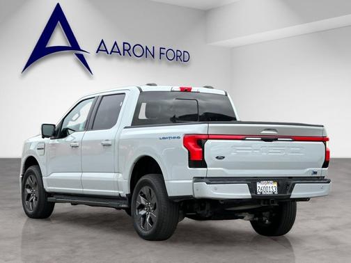 2023 Ford F-150 Lightning LARIAT