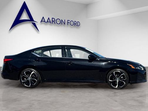 2023 Nissan Altima SR FWD