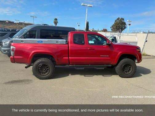 2022 Toyota Tacoma TRD Sport