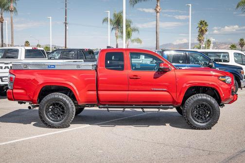 2022 Toyota Tacoma TRD Sport