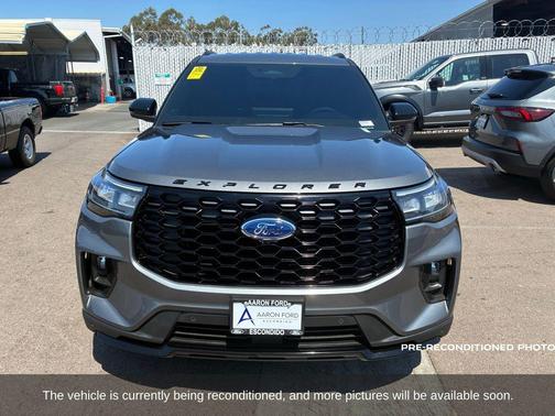 2025 Ford Explorer ST-Line