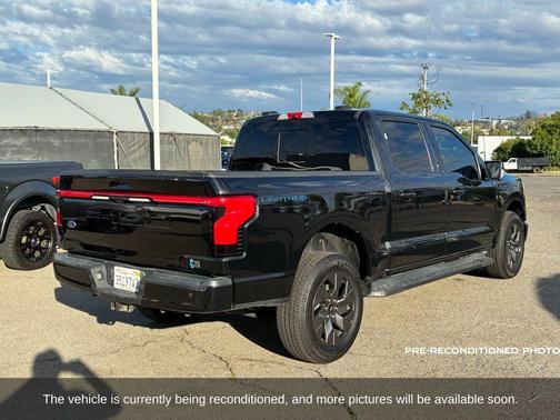 2023 Ford F-150 Lightning LARIAT