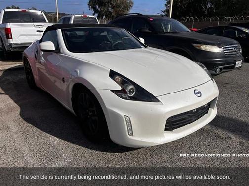 2018 Nissan 370Z Base