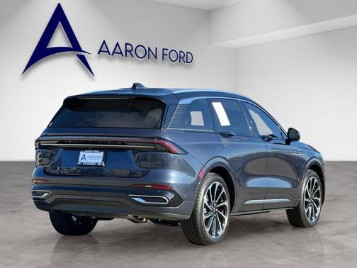 2024 Lincoln Nautilus Black Label