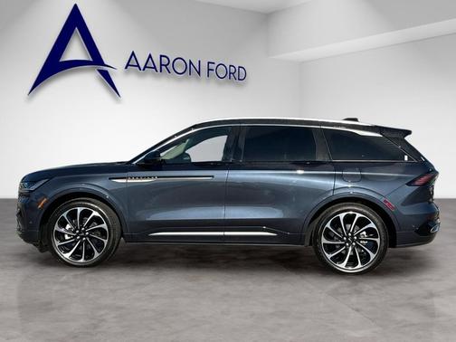 2024 Lincoln Nautilus Black Label