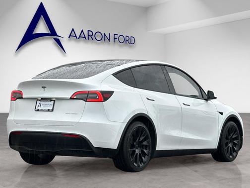 2022 Tesla Model Y Long Range Dual Motor All-Wheel Drive